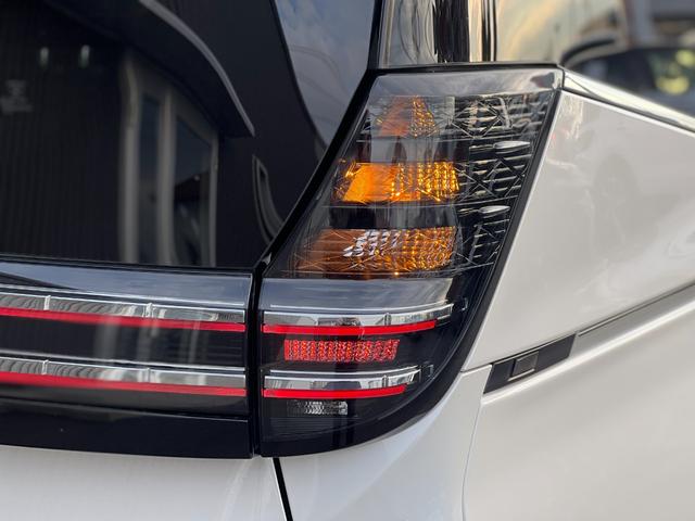 ヴォクシー ハイブリッドＳ－Ｚ　【１３．２インチフリップダウンモニター！トヨタチームメイト！】１０．５インチディスプレイオーディオ　快適利便パッケージＨｉ　ＡＣ１００Ｖ電源　両側パワースライドドア　ブラインドスポットモニター　ＥＴＣ（24枚目）