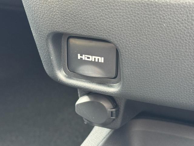 ヴォクシー ハイブリッドＳ－Ｚ　【１３．２インチフリップダウンモニター！トヨタチームメイト！】１０．５インチディスプレイオーディオ　快適利便パッケージＨｉ　ＡＣ１００Ｖ電源　両側パワースライドドア　ブラインドスポットモニター　ＥＴＣ（42枚目）