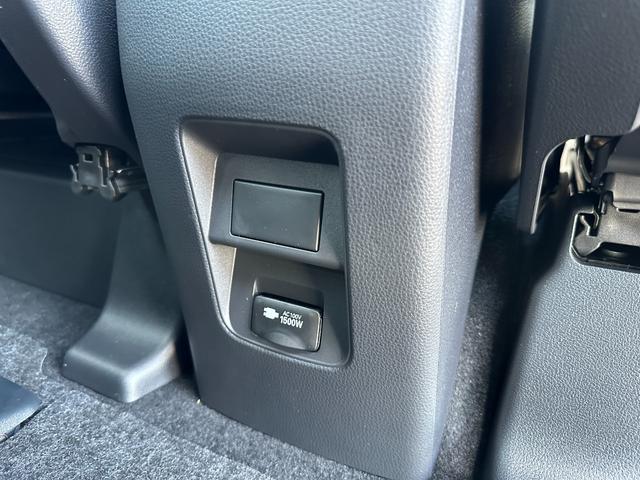 ヴォクシー ハイブリッドＳ－Ｚ　【１３．２インチフリップダウンモニター！トヨタチームメイト！】１０．５インチディスプレイオーディオ　快適利便パッケージＨｉ　ＡＣ１００Ｖ電源　両側パワースライドドア　ブラインドスポットモニター　ＥＴＣ（70枚目）