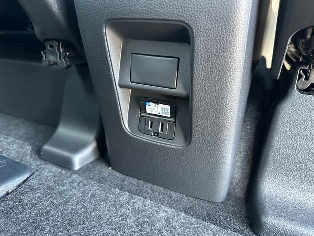 ヴォクシー ハイブリッドＳ－Ｚ　【１３．２インチフリップダウンモニター！トヨタチームメイト！】１０．５インチディスプレイオーディオ　快適利便パッケージＨｉ　ＡＣ１００Ｖ電源　両側パワースライドドア　ブラインドスポットモニター　ＥＴＣ（71枚目）