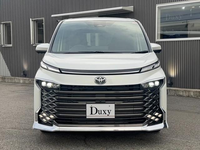 ヴォクシー ハイブリッドＳ－Ｚ　【改モデル！！快適利便パッケージＨｉ！！】１０．５インチディスプレイオーディオ　ＣＤ／ＤＶＤデッキ　三眼ＬＥＤヘッドライト　ユニバーサルステップ　ブラインドスポットモニター　オットマン　シートヒーター（5枚目）