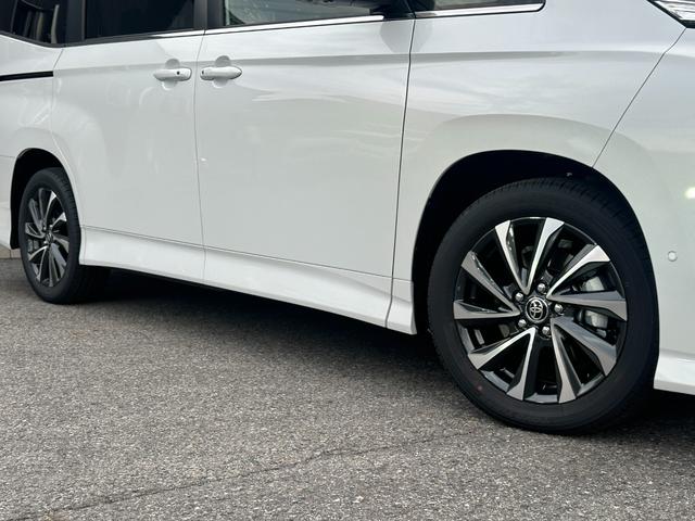 ヴォクシー ハイブリッドＳ－Ｚ　【改モデル！！快適利便パッケージＨｉ！！】１０．５インチディスプレイオーディオ　ＣＤ／ＤＶＤデッキ　三眼ＬＥＤヘッドライト　ユニバーサルステップ　ブラインドスポットモニター　オットマン　シートヒーター（20枚目）