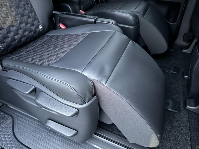 ヴォクシー ハイブリッドＳ－Ｚ　【改モデル！！快適利便パッケージＨｉ！！】１０．５インチディスプレイオーディオ　ＣＤ／ＤＶＤデッキ　三眼ＬＥＤヘッドライト　ユニバーサルステップ　ブラインドスポットモニター　オットマン　シートヒーター（75枚目）