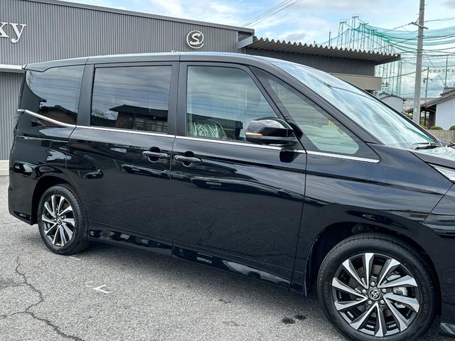 ヴォクシー ハイブリッドＳ－Ｚ　【ドライビングサポートパッケージ！快適利便パッケージＨｉ！】　１０．５ＤＡＰｌｕｓ　トヨタチームメイト　ブラインドスポットモニター　両側電動スライドドア　パノラミックビューモニター　アドバンスドパーク（14枚目）