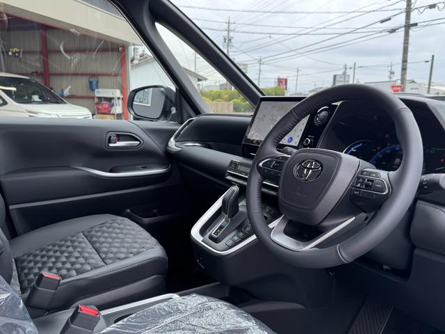 ヴォクシー ハイブリッドＳ－Ｚ　【パノラミックビューモニター！快適利便パッケージＨｉ】１０．５インチディスプレイオーディオ　三眼ＬＥＤヘッドライト　ＨＵＤ　デジタルインナーミラー　スペアタイヤ　ＣＤ／ＤＶＤデッキ　アドバンストパーク（67枚目）