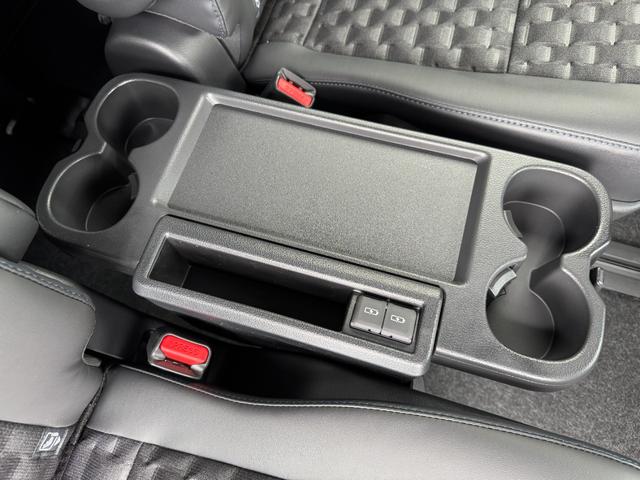 ヴォクシー ハイブリッドＳ－Ｚ　【パノラミックビューモニター！快適利便パッケージＨｉ】１０．５インチディスプレイオーディオ　三眼ＬＥＤヘッドライト　ＨＵＤ　デジタルインナーミラー　スペアタイヤ　ＣＤ／ＤＶＤデッキ　アドバンストパーク（69枚目）