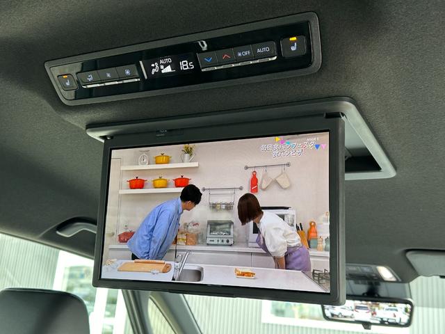 ヴォクシー ハイブリッドＳ－Ｚ　【パノラミックビューモニター！快適利便パッケージＨｉ】１０．５インチディスプレイオーディオ　三眼ＬＥＤヘッドライト　ＨＵＤ　デジタルインナーミラー　スペアタイヤ　ＣＤ／ＤＶＤデッキ　アドバンストパーク（71枚目）