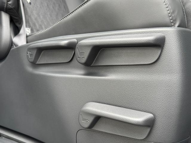 ノア ハイブリッドＳ－Ｚ　【１０．５インチディスプレイオーディオ！三眼ＬＥＤヘッドライト】デジタルインナーミラー　ヘッドアップディスプレイ　バックカメラ　アドバンストドライブ　後席シートヒーター　快適利便パッケージＨｉ　ＥＴＣ（68枚目）