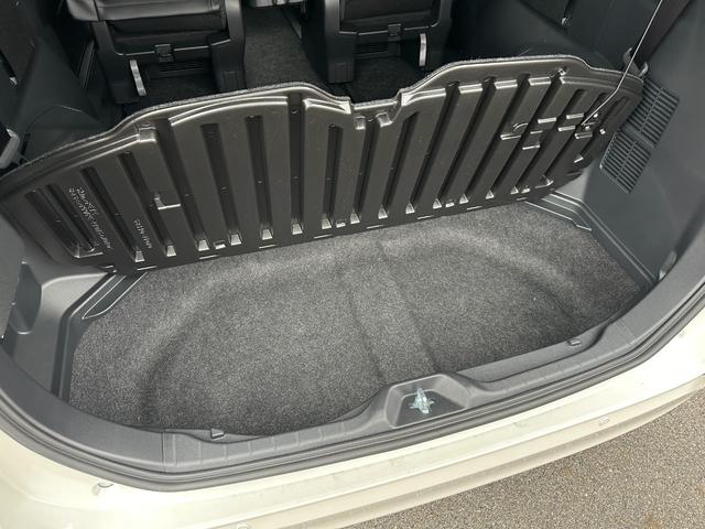 ヴォクシー 　【１０．５インチディスプレイオーディオＰｌｕｓ！！三眼ＬＥＤヘッドライト】　両側電動スライドドア　ＨＤＭＩ入力端子　フルセグＴＶ　クルーズコントロール　シートヒーター　ＣＤ／ＤＶＤデッキ　ＥＴＣ２．０（77枚目）