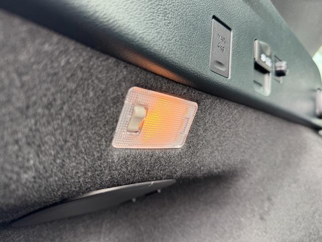 プリウス Ｓツーリングセレクション・ブラックエディション　【特別仕様車！ツートンカラー！！】純正８インチディスプレイオーディオ　両席シートヒーター　ドラレコ前後　クルーズコントロール　ＡＣ１００Ｖコンセント　トヨタセーフティセンス　パノラミックビューモニター（80枚目）