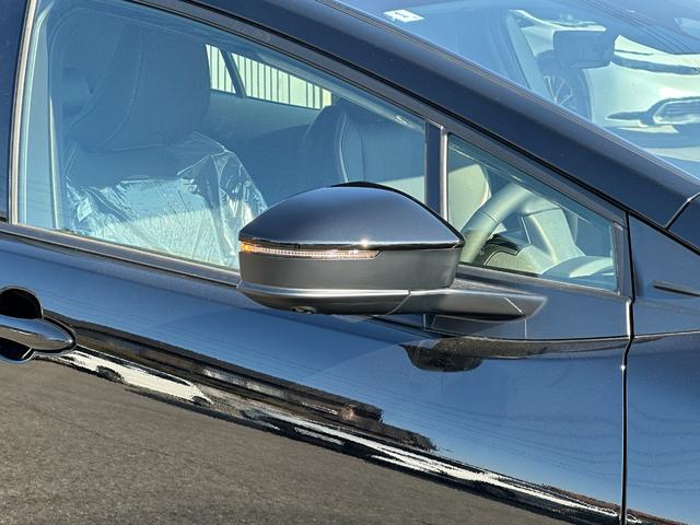 プリウス Ｚ　【１２．３インチディスプレイオーディオ！　デジタルインナーミラー！！】　ドラレコ前後　アドバンストパーク　パノラミックビューモニター　ベンチレーション　ワイヤレス充電　パワーバックドア　シートヒーター（16枚目）