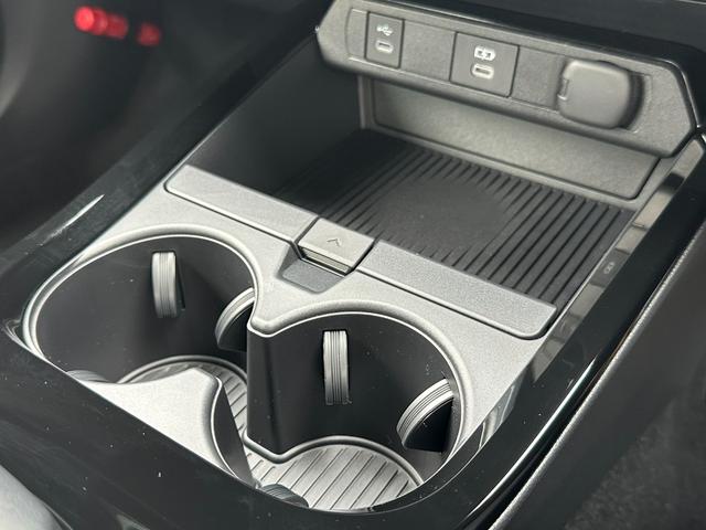 プリウス Ｚ　【１２．３インチディスプレイオーディオ！　デジタルインナーミラー！！】　ドラレコ前後　アドバンストパーク　パノラミックビューモニター　ベンチレーション　ワイヤレス充電　パワーバックドア　シートヒーター（53枚目）