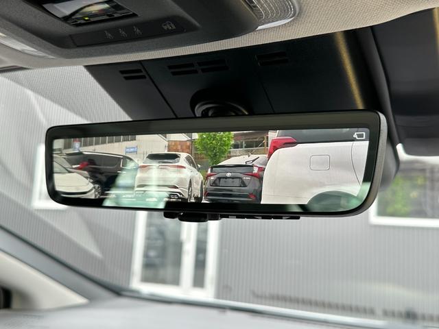 プリウス Ｚ　【１２．３インチディスプレイオーディオ！　デジタルインナーミラー！！】　ドラレコ前後　アドバンストパーク　パノラミックビューモニター　ベンチレーション　ワイヤレス充電　パワーバックドア　シートヒーター（67枚目）