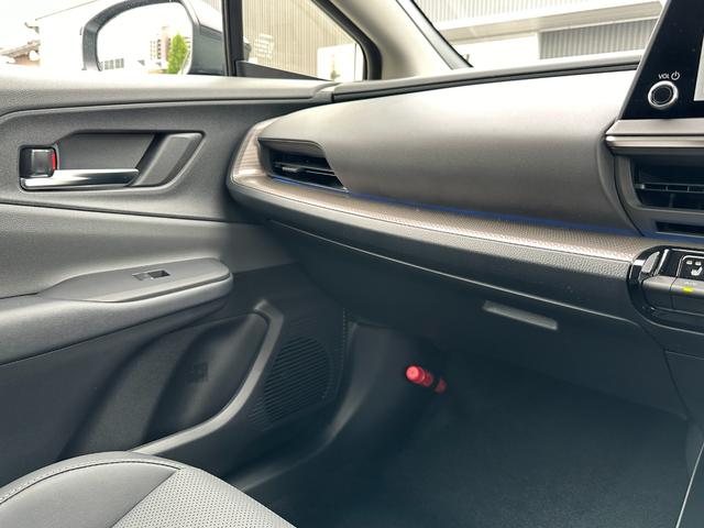 プリウス Ｚ　【１２．３インチディスプレイオーディオ！　デジタルインナーミラー！！】　ドラレコ前後　アドバンストパーク　パノラミックビューモニター　ベンチレーション　ワイヤレス充電　パワーバックドア　シートヒーター（69枚目）