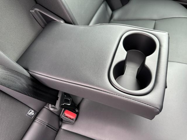 プリウス Ｚ　【１２．３インチディスプレイオーディオ！　デジタルインナーミラー！！】　ドラレコ前後　アドバンストパーク　パノラミックビューモニター　ベンチレーション　ワイヤレス充電　パワーバックドア　シートヒーター（73枚目）