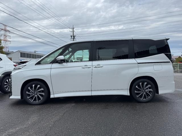 ヴォクシー ハイブリッドS-Z 【パノラミックビューモニター!!ヘッドアップディスプレイ!!】10.5インチディスプレイオーディオ CD/DVDデッキ 3眼LEDヘッドライト 快適利便パッケージHi 寒冷地仕様 BSM Uステップ!(7枚目)