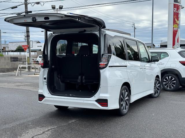 ヴォクシー ハイブリッドS-Z 【パノラミックビューモニター!!ヘッドアップディスプレイ!!】10.5インチディスプレイオーディオ CD/DVDデッキ 3眼LEDヘッドライト 快適利便パッケージHi 寒冷地仕様 BSM Uステップ!(32枚目)