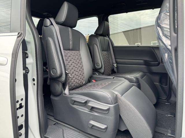 ヴォクシー ハイブリッドS-Z 【パノラミックビューモニター!!ヘッドアップディスプレイ!!】10.5インチディスプレイオーディオ CD/DVDデッキ 3眼LEDヘッドライト 快適利便パッケージHi 寒冷地仕様 BSM Uステップ!(74枚目)