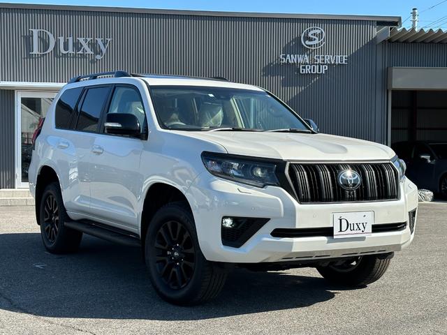 ランドクルーザープラド ＴＸ　Ｌパッケージ　マットブラックエディション　【特別仕様車！！メーカーナビ！！】パノラミックビューモニター！　サンルーフ　ルーフレール　９インチディスプレイオーディオ　７人乗り　ブラインドスポットモニター　寒冷地仕様　ルーフレール　ベージュ内装！（9枚目）