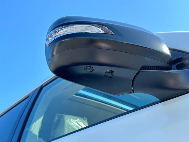 ランドクルーザープラド ＴＸ　Ｌパッケージ　マットブラックエディション　【特別仕様車！！メーカーナビ！！】パノラミックビューモニター！　サンルーフ　ルーフレール　９インチディスプレイオーディオ　７人乗り　ブラインドスポットモニター　寒冷地仕様　ルーフレール　ベージュ内装！（20枚目）