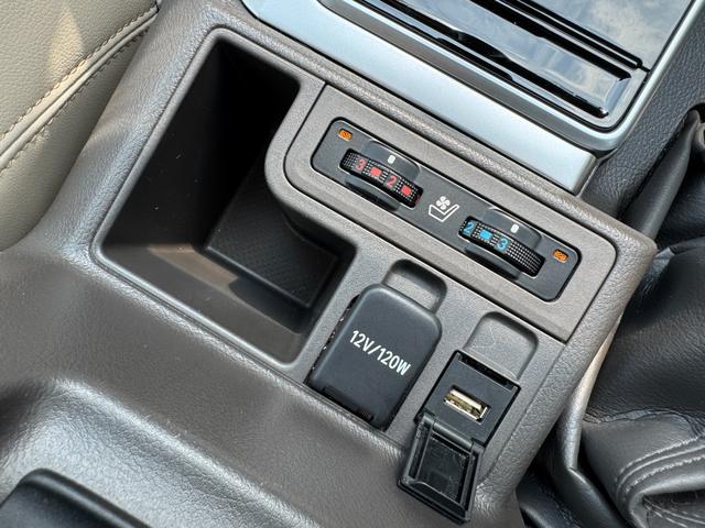 ランドクルーザープラド ＴＸ　Ｌパッケージ　マットブラックエディション　【特別仕様車！！メーカーナビ！！】パノラミックビューモニター！　サンルーフ　ルーフレール　９インチディスプレイオーディオ　７人乗り　ブラインドスポットモニター　寒冷地仕様　ルーフレール　ベージュ内装！（52枚目）
