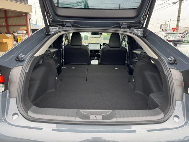 プリウス Ｚ　【ＧＲフロントスポイラー！！パノラマルーフ！！】パノラミックビューモニター　アドバンストパーク　ブラインドスポットモニター！　１２．３インチディスプレイオーディオ！　ＡＣ１００Ｖ電源！　シートヒーター（77枚目）