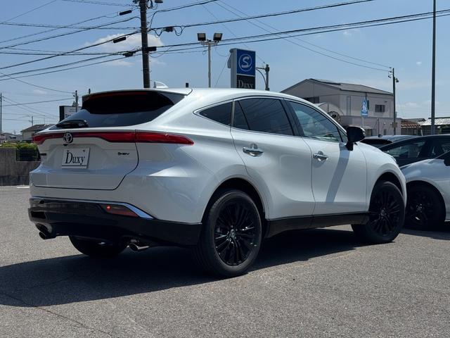 ハリアーハイブリッド Ｚ　レザーパッケージ・ナイトシェード　【特別仕様車！！！ナイトシェード！！！】調光パノラマルーフ　パノラミックビューモニター　１２．３インチディスプレイオーディオ　ＪＢＬサウンドシステム　ＡＣ１００Ｖ電源　ベンチレーション　シートヒーター（24枚目）