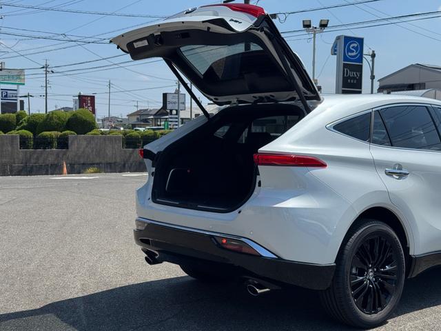 ハリアーハイブリッド Ｚ　レザーパッケージ・ナイトシェード　【特別仕様車！！！ナイトシェード！！！】調光パノラマルーフ　パノラミックビューモニター　１２．３インチディスプレイオーディオ　ＪＢＬサウンドシステム　ＡＣ１００Ｖ電源　ベンチレーション　シートヒーター（28枚目）