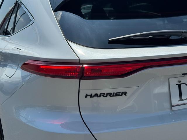 ハリアーハイブリッド Ｚ　レザーパッケージ・ナイトシェード　【特別仕様車！！！ナイトシェード！！！】調光パノラマルーフ　パノラミックビューモニター　１２．３インチディスプレイオーディオ　ＪＢＬサウンドシステム　ＡＣ１００Ｖ電源　ベンチレーション　シートヒーター（30枚目）