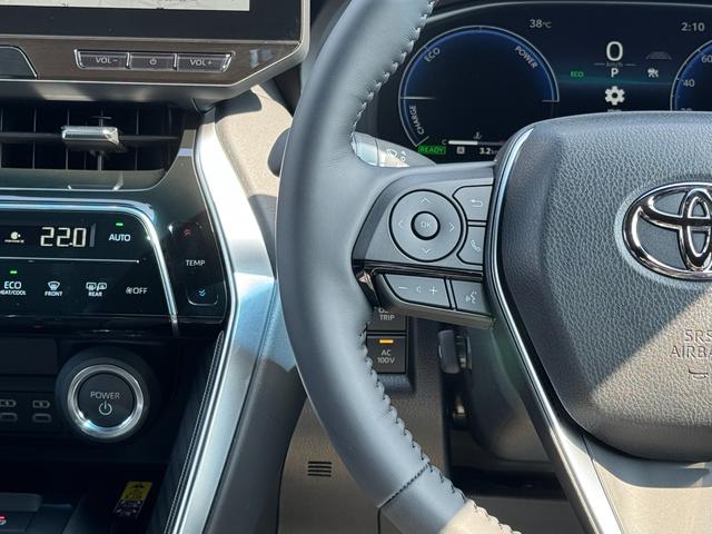 ハリアーハイブリッド Ｚ　レザーパッケージ・ナイトシェード　【特別仕様車！！！ナイトシェード！！！】調光パノラマルーフ　パノラミックビューモニター　１２．３インチディスプレイオーディオ　ＪＢＬサウンドシステム　ＡＣ１００Ｖ電源　ベンチレーション　シートヒーター（43枚目）