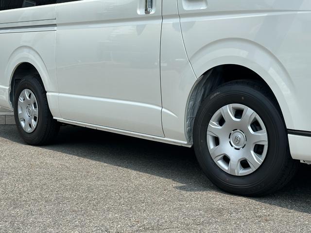 ハイエースバン ロングスーパーＧＬ　ダークプライムＳ　【即納！！特別仕様車！！】　２０周年限定スカッフプレート　パノラミックビューモニター　デジタルインナーミラー　両側パワースライドドア　レーンディパーチャーアラート　ＡＣ１００Ｖ電源　ハーフレザーシート（16枚目）