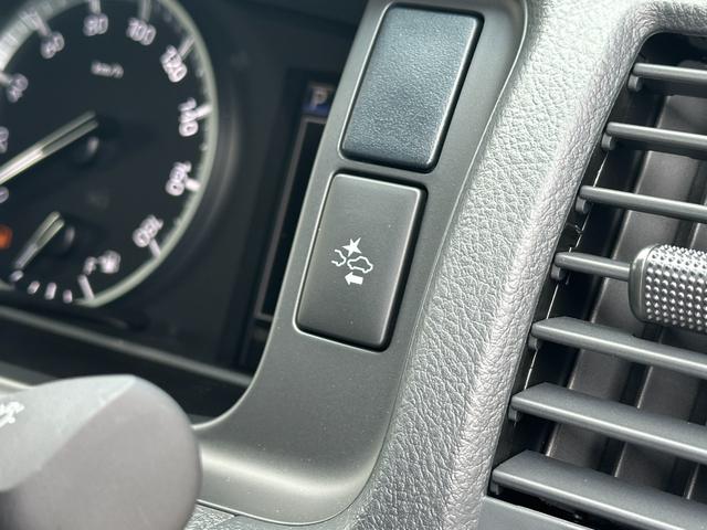 ハイエースバン ロングスーパーＧＬ　ダークプライムＳ　【即納！！特別仕様車！！】　２０周年限定スカッフプレート　パノラミックビューモニター　デジタルインナーミラー　両側パワースライドドア　レーンディパーチャーアラート　ＡＣ１００Ｖ電源　ハーフレザーシート（52枚目）