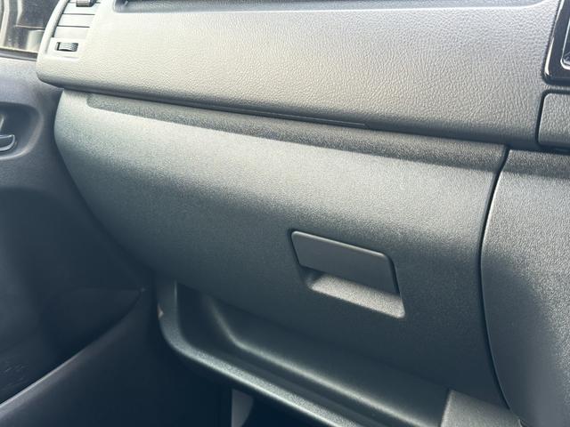 ハイエースバン ロングスーパーＧＬ　ダークプライムＳ　【即納！！特別仕様車！！】　２０周年限定スカッフプレート　パノラミックビューモニター　デジタルインナーミラー　両側パワースライドドア　レーンディパーチャーアラート　ＡＣ１００Ｖ電源　ハーフレザーシート（63枚目）