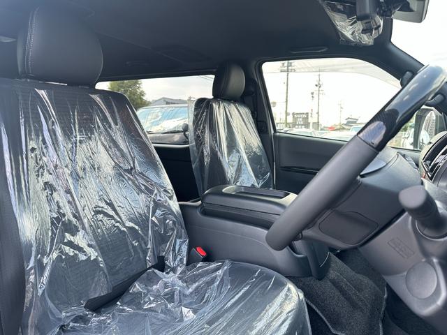 ハイエースバン ロングスーパーＧＬ　ダークプライムＳ　【即納！！特別仕様車！！】　２０周年限定スカッフプレート　パノラミックビューモニター　デジタルインナーミラー　両側パワースライドドア　レーンディパーチャーアラート　ＡＣ１００Ｖ電源　ハーフレザーシート（71枚目）