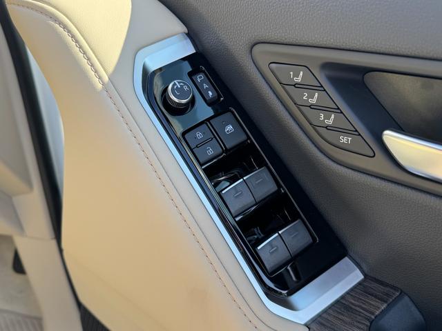 ランドクルーザー ＺＸ　【リアエンターテインメントシステム！パノラミックビューモニター！】クールＢＯＸ　ＪＢＬサウンドシステム　リアデフロック　タイヤ空気圧センサー　ブラックルーフレール　モデリスタエアロ　サンルーフ　ＢＳＭ（41枚目）