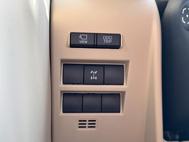 ランドクルーザー ＺＸ　【リアエンターテインメントシステム！パノラミックビューモニター！】クールＢＯＸ　ＪＢＬサウンドシステム　リアデフロック　タイヤ空気圧センサー　ブラックルーフレール　モデリスタエアロ　サンルーフ　ＢＳＭ（44枚目）