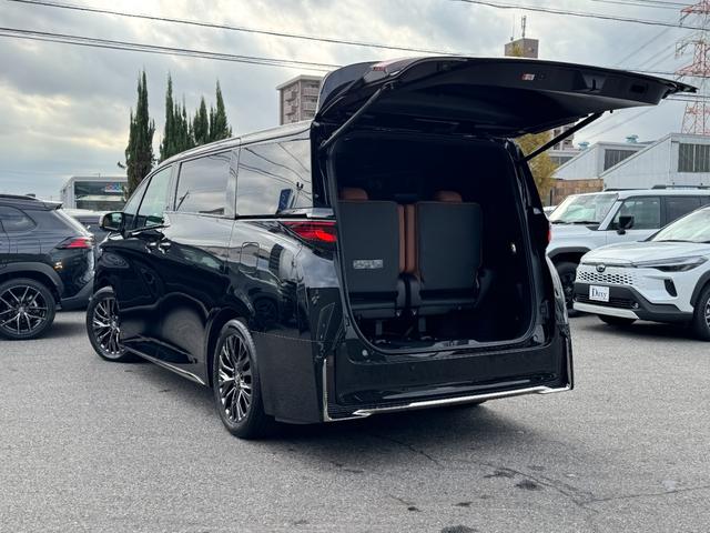 様々なオプションをご用意しております！車庫調・リフトアップ・タイヤ変更・アルミホイール変更など可能となっております！もちろん。アライメント調整も行えますので、合わせてご依頼くださいませ！ご相談ください