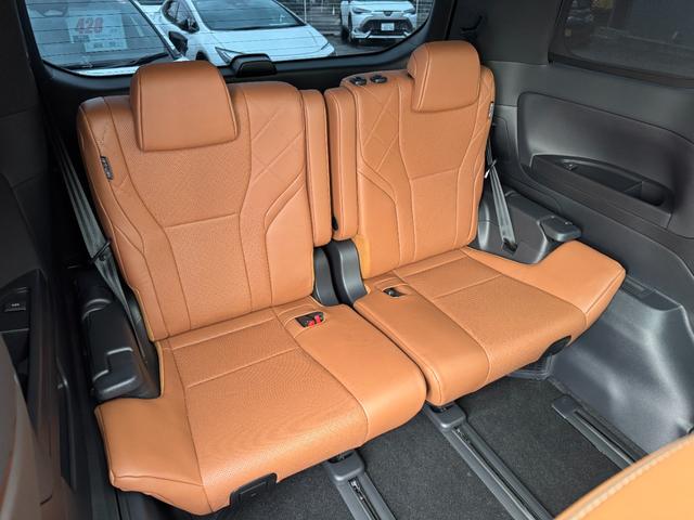 気になる箇所などございましたらＬＩＮＥメールにて写真を送らせて頂きますお気軽にお申しつけ下さいその他にも、お電話にてお車のご説もさせていただきますので、お電話お待ちしております０５６１−３３−２０３３