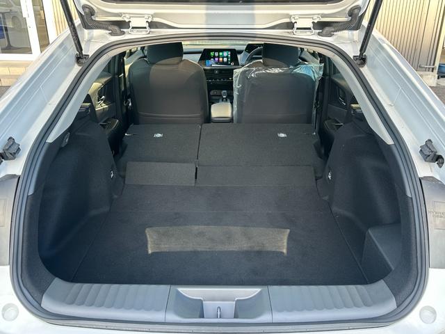 プリウス Ｇ　【ブラインドスポットモニター！！ＥＴＣ２．０！】８インチディスプレイオーディオ　ＡＣ１００Ｖ電源　トヨタセーフティセンス　エレクトロシフトマチック　電動パーキングブレーキ　全席オートウィンドウ　ＬＤＡ（78枚目）