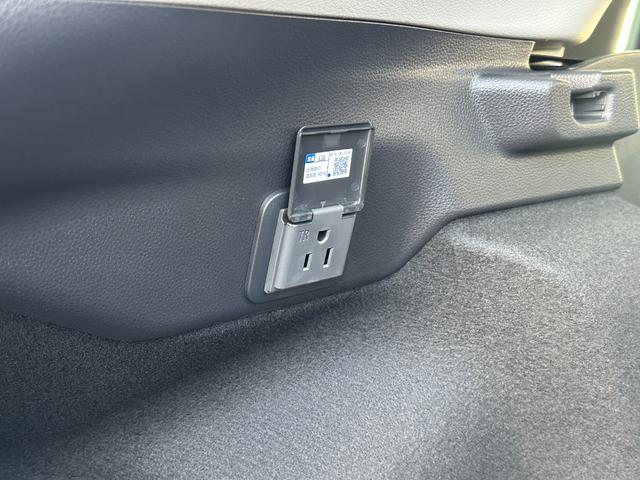 プリウス Ｇ　【ブラインドスポットモニター！！ＥＴＣ２．０！】８インチディスプレイオーディオ　ＡＣ１００Ｖ電源　トヨタセーフティセンス　エレクトロシフトマチック　電動パーキングブレーキ　全席オートウィンドウ　ＬＤＡ（80枚目）