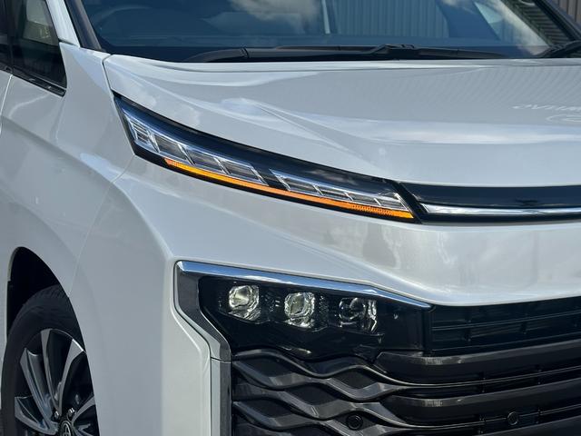 ヴォクシー ハイブリッドＳ－Ｚ　【改モデル！！アドバンスドドライブ！！】ブラインドスポットモニター　ヘッドアップディスプレイ　三眼ＬＥＤヘッドライト　シートヒーター　オットマン　両側パワースライドドア　快適利便パッケージＨｉ　ＥＴＣ（12枚目）