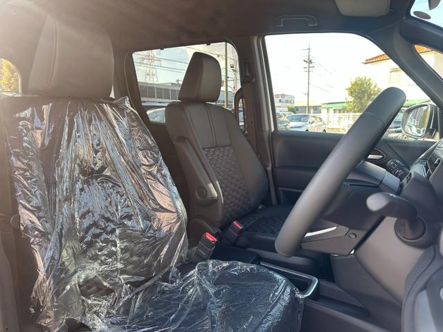 ヴォクシー ハイブリッドＳ－Ｚ　【改モデル！！アドバンスドドライブ！！】ブラインドスポットモニター　ヘッドアップディスプレイ　三眼ＬＥＤヘッドライト　シートヒーター　オットマン　両側パワースライドドア　快適利便パッケージＨｉ　ＥＴＣ（67枚目）