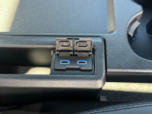 ヴォクシー ハイブリッドＳ－Ｚ　【改モデル！！アドバンスドドライブ！！】ブラインドスポットモニター　ヘッドアップディスプレイ　三眼ＬＥＤヘッドライト　シートヒーター　オットマン　両側パワースライドドア　快適利便パッケージＨｉ　ＥＴＣ（73枚目）