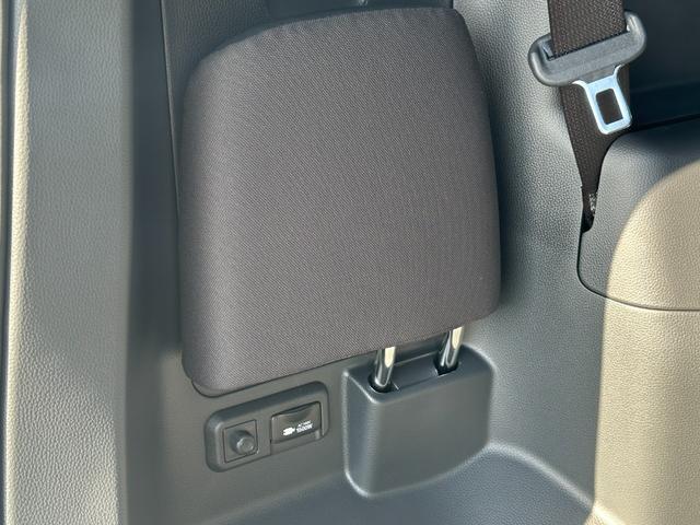 ヴォクシー ハイブリッドＳ－Ｚ　【改モデル！！アドバンスドドライブ！！】ブラインドスポットモニター　ヘッドアップディスプレイ　三眼ＬＥＤヘッドライト　シートヒーター　オットマン　両側パワースライドドア　快適利便パッケージＨｉ　ＥＴＣ（79枚目）