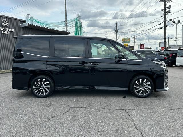 ヴォクシー ハイブリッドＳ－Ｚ　【快適利便パッケージＨｉ！！１０．５ディスプレイオーディオＰｌｕｓ！！】　トヨタチームメイト　ブラインドスポットモニター　両側電動パワースライドドア　ヘッドアップディスプレイ　デジタルインナーミラー（8枚目）