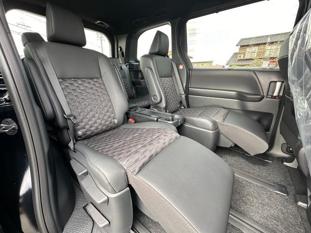 ヴォクシー ハイブリッドＳ－Ｚ　【快適利便パッケージＨｉ！！１０．５ディスプレイオーディオＰｌｕｓ！！】　トヨタチームメイト　ブラインドスポットモニター　両側電動パワースライドドア　ヘッドアップディスプレイ　デジタルインナーミラー（65枚目）