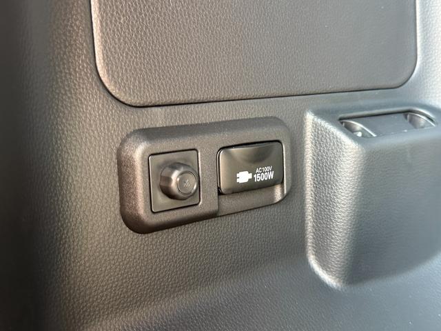 ヴォクシー ハイブリッドＳ－Ｚ　【快適利便パッケージＨｉ！！１０．５ディスプレイオーディオＰｌｕｓ！！】　トヨタチームメイト　ブラインドスポットモニター　両側電動パワースライドドア　ヘッドアップディスプレイ　デジタルインナーミラー（79枚目）