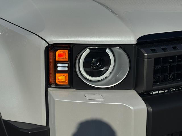 ランドクルーザー２５０ ＺＸファーストエディション　【特別仕様車！丸目ヘッドライト！】パノラミックビューモニター　１２．３インチディスプレイオーディオ　茶革内装　デジタルインナーミラー　サンルーフ　ベンチレーション　パワーシート　ＪＢＬサウンドシステム（11枚目）
