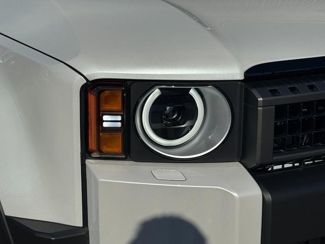 ランドクルーザー２５０ ＺＸファーストエディション　【特別仕様車！丸目ヘッドライト！】パノラミックビューモニター　１２．３インチディスプレイオーディオ　茶革内装　デジタルインナーミラー　サンルーフ　ベンチレーション　パワーシート　ＪＢＬサウンドシステム（12枚目）