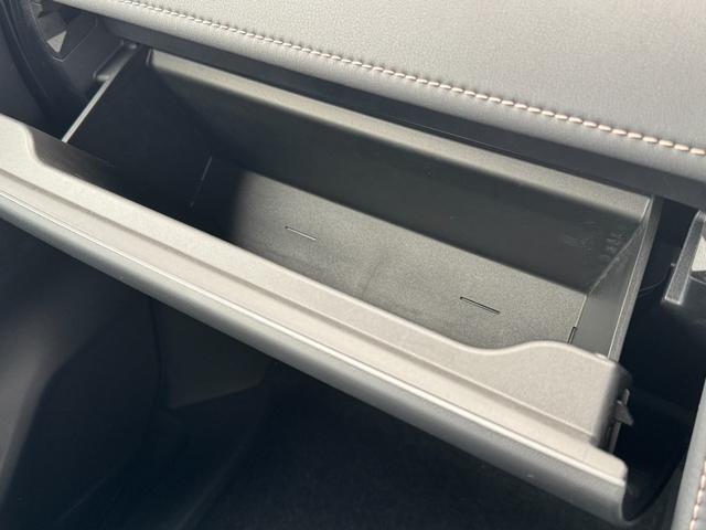 アルファードハイブリッド Ｚ　【左右独立ムーンルーフ！カラーヘッドアップディスプレイ！】アドバンスドパーク１４インチディスプレイオーディオ　１３．２インチフリップダウンモニター　寒冷地仕様　スペアタイヤ　ブラインドスポットモニター（65枚目）